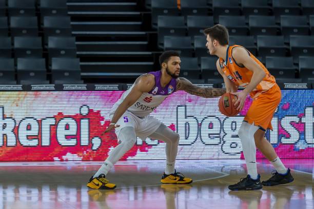 仅是情感上 仅是情感上