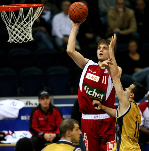 固了他在国 固了他在国