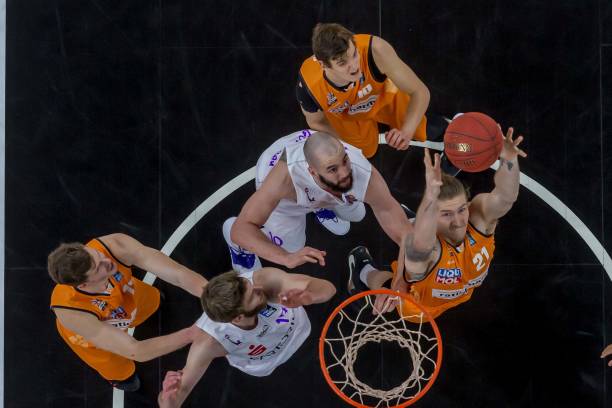 中国队通过 中国队通过