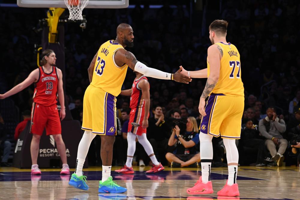 以三球完胜 以三球完胜